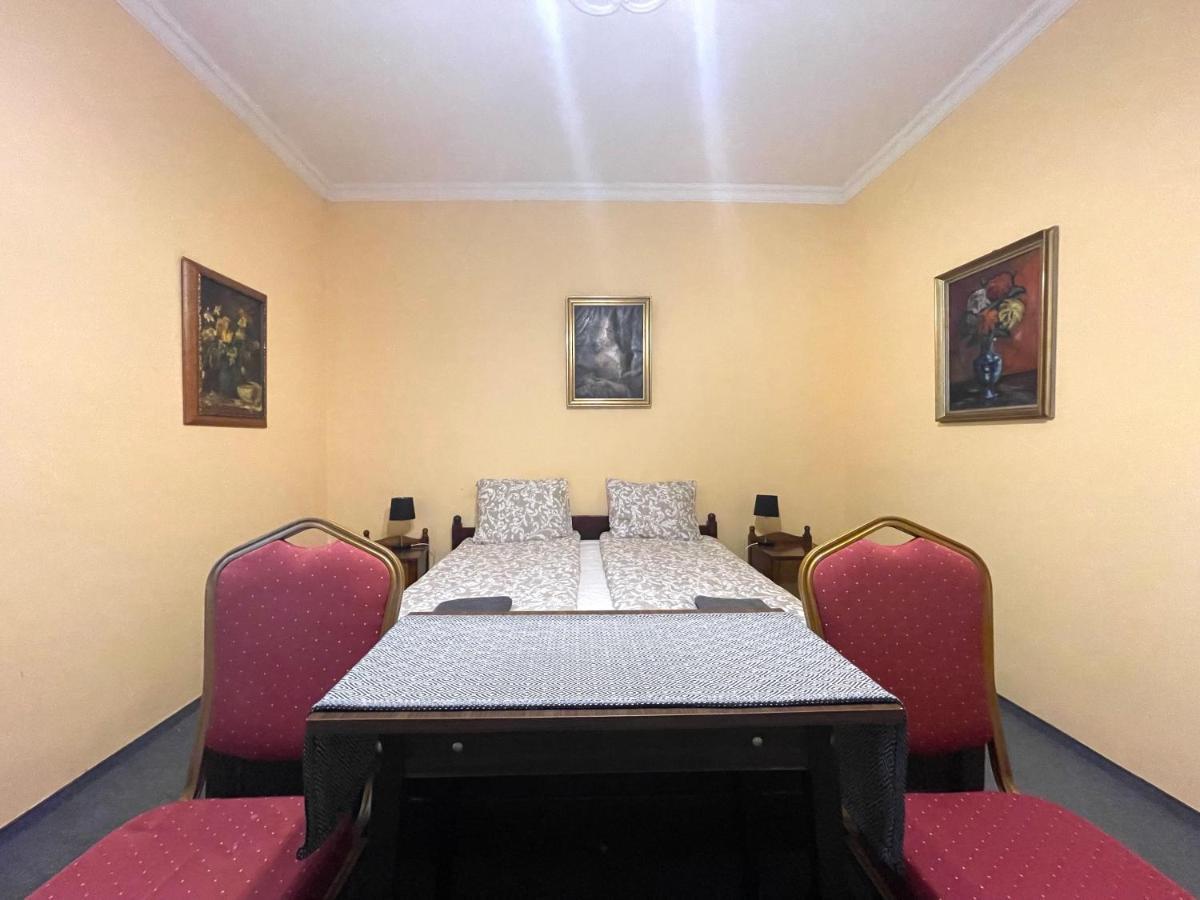 Luxi Romantik Apartments บูดาเปสต์ ภายนอก รูปภาพ