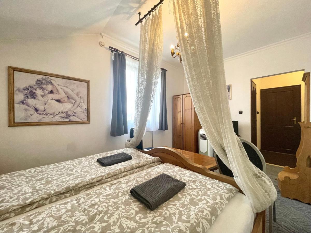 Luxi Romantik Apartments บูดาเปสต์ ภายนอก รูปภาพ